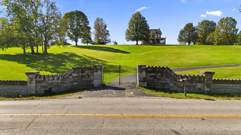 3166 Colby Road Winchester KY 40391