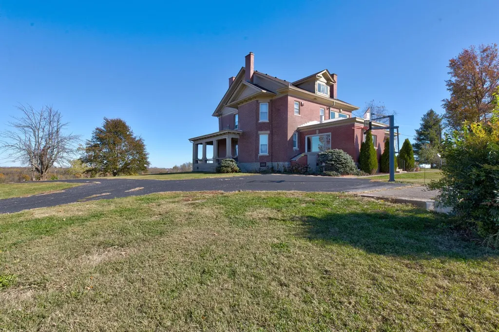 3166 Colby Road Winchester KY 40391