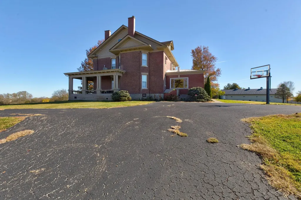 3166 Colby Road Winchester KY 40391