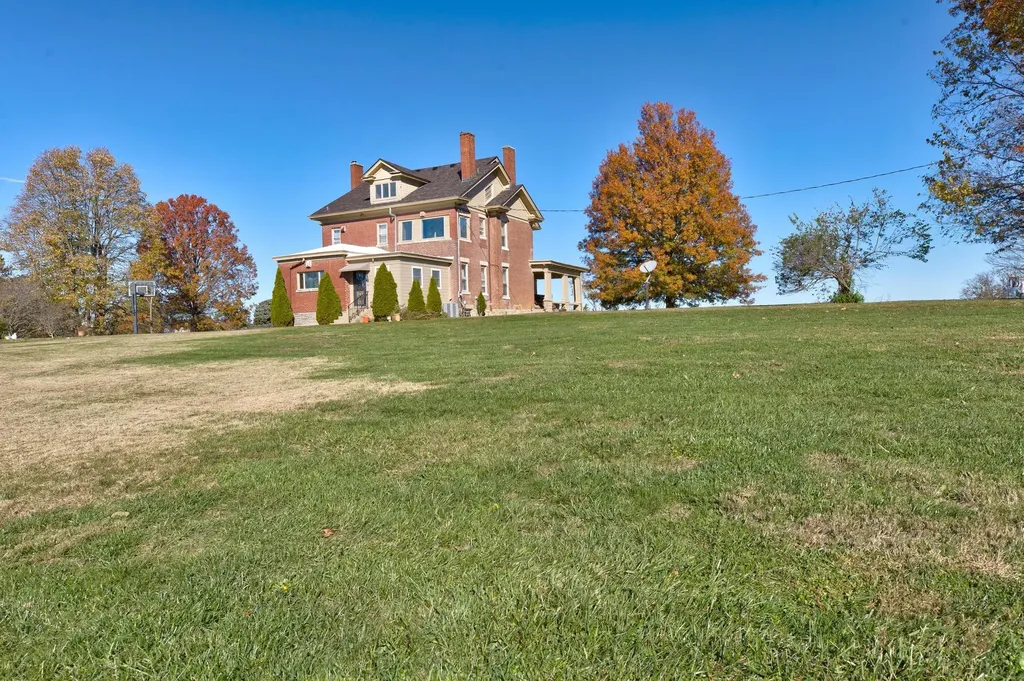 3166 Colby Road Winchester KY 40391