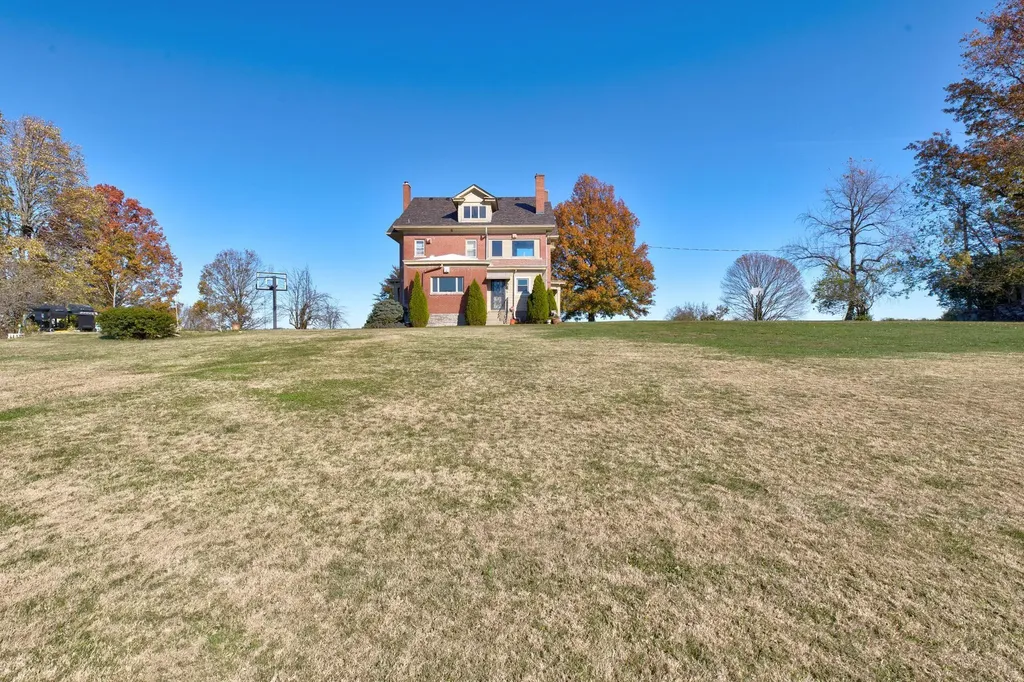 3166 Colby Road Winchester KY 40391
