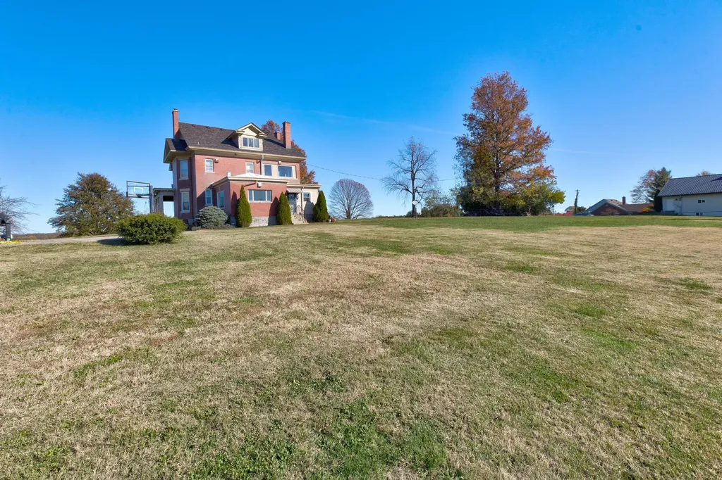 3166 Colby Road Winchester KY 40391