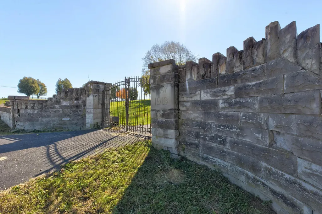 3166 Colby Road Winchester KY 40391
