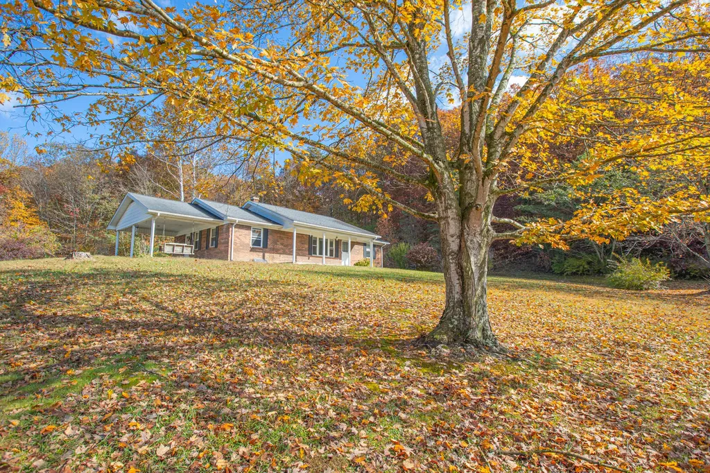 320 Cravens Hollow Road Liberty KY 42539