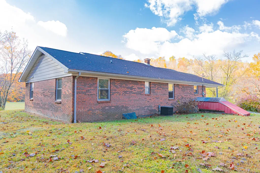 320 Cravens Hollow Road Liberty KY 42539