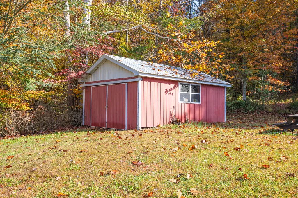 320 Cravens Hollow Road Liberty KY 42539
