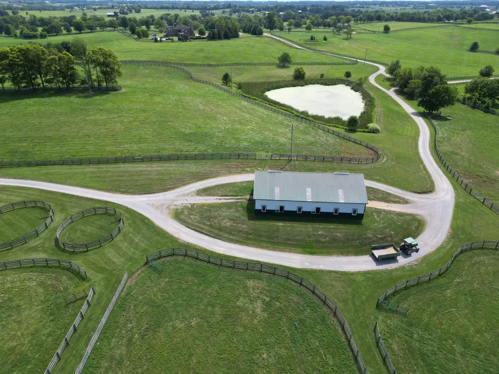 613 Hutchison Road Paris KY 40361