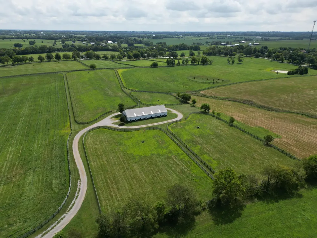 613 Hutchison Road Paris KY 40361