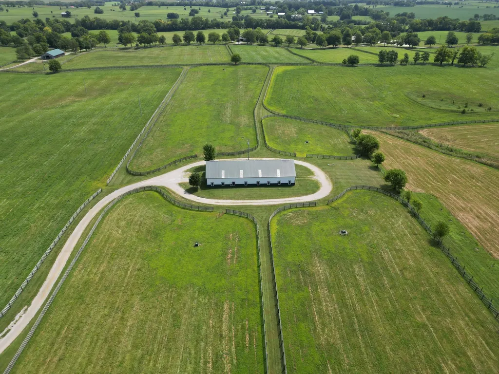 613 Hutchison Road Paris KY 40361