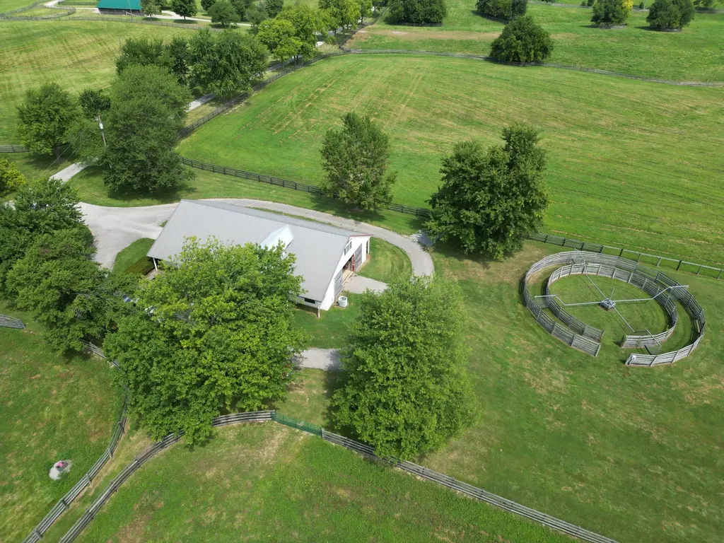 613 Hutchison Road Paris KY 40361