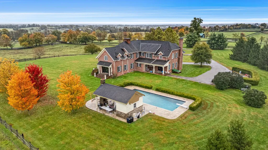 613 Hutchison Road Paris KY 40361