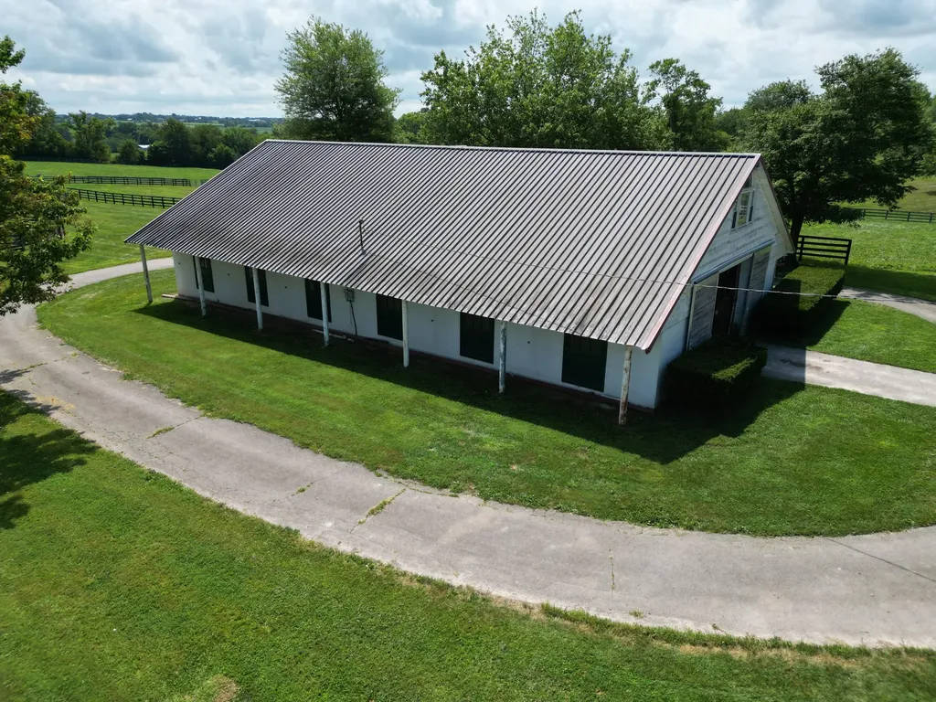 613 Hutchison Road Paris KY 40361