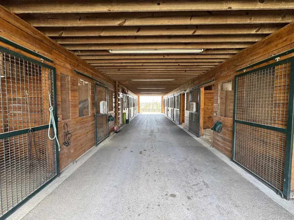 613 Hutchison Road Paris KY 40361