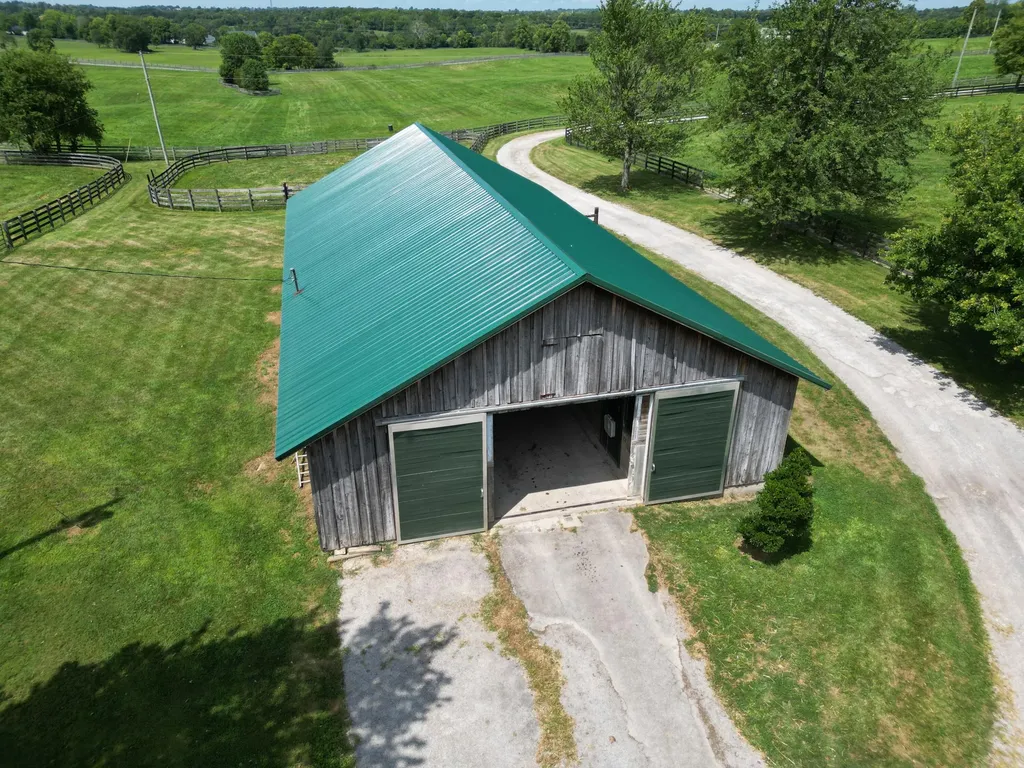 613 Hutchison Road Paris KY 40361