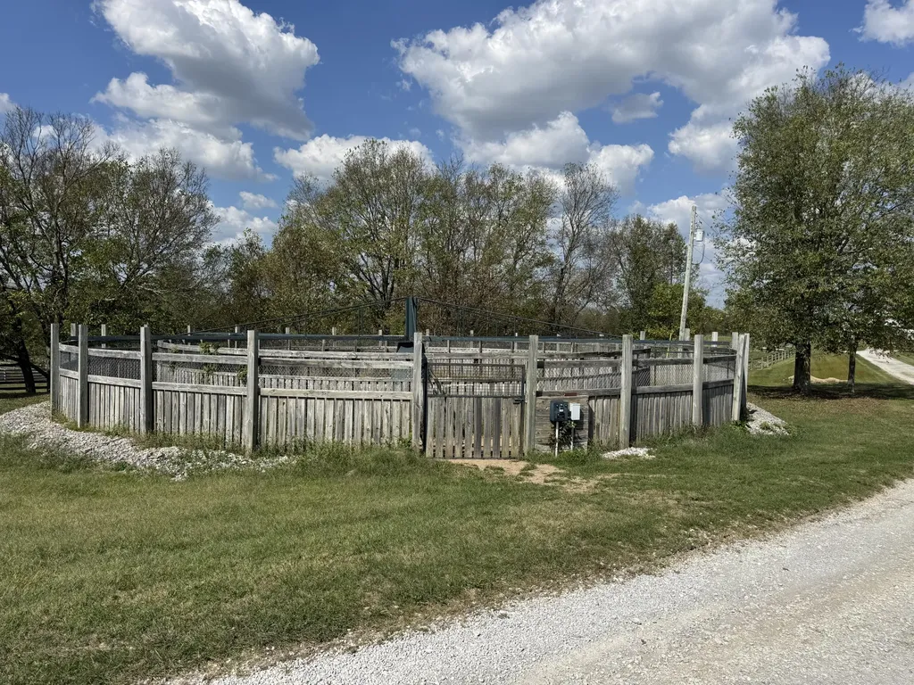 613 Hutchison Road Paris KY 40361