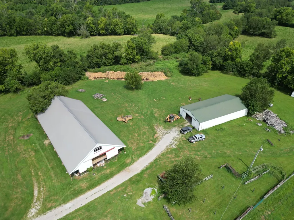 613 Hutchison Road Paris KY 40361