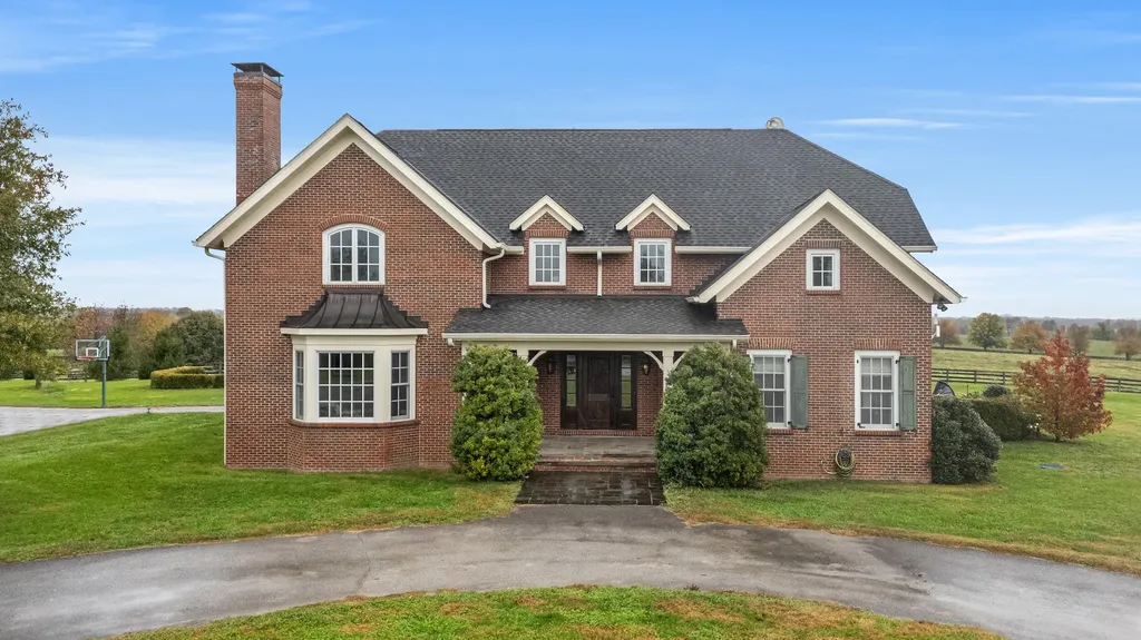 613 Hutchison Road Paris KY 40361