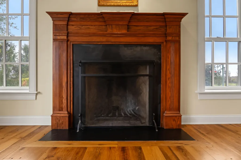 613 Hutchison Road Paris KY 40361