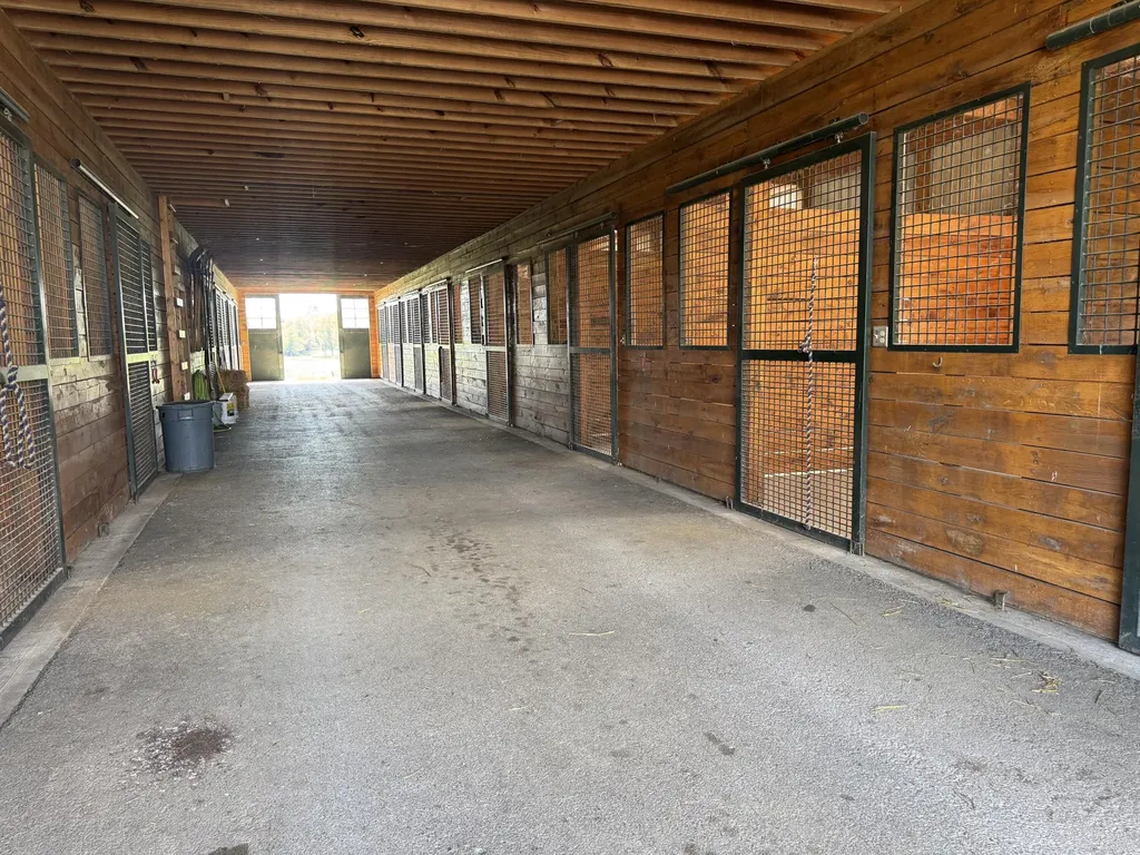 613 Hutchison Road Paris KY 40361