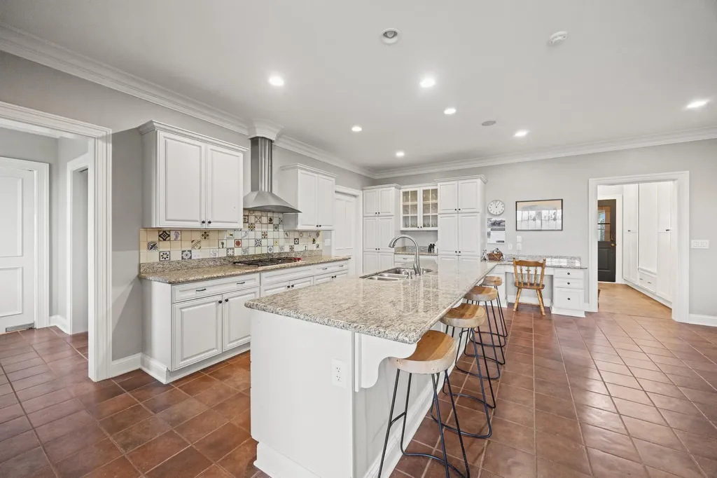 613 Hutchison Road Paris KY 40361