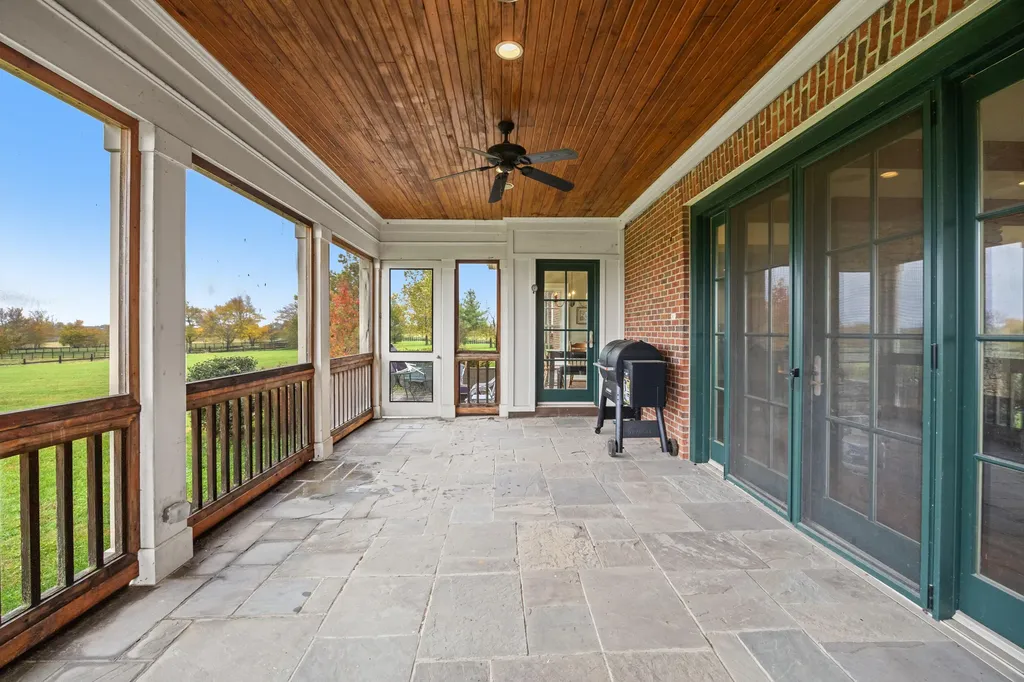 613 Hutchison Road Paris KY 40361