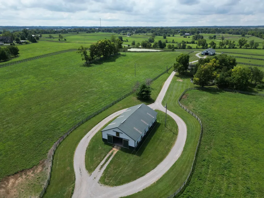 613 Hutchison Road Paris KY 40361