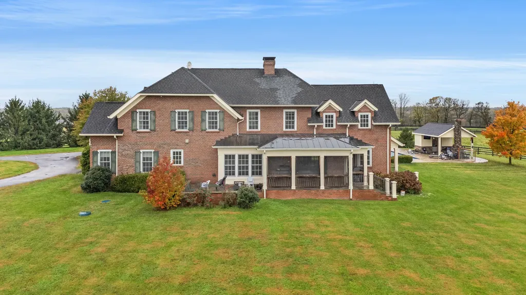 613 Hutchison Road Paris KY 40361