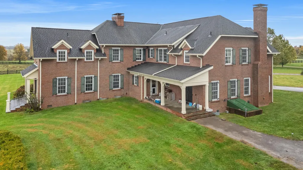 613 Hutchison Road Paris KY 40361