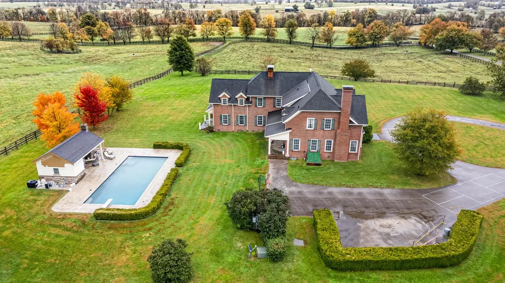 613 Hutchison Road Paris KY 40361