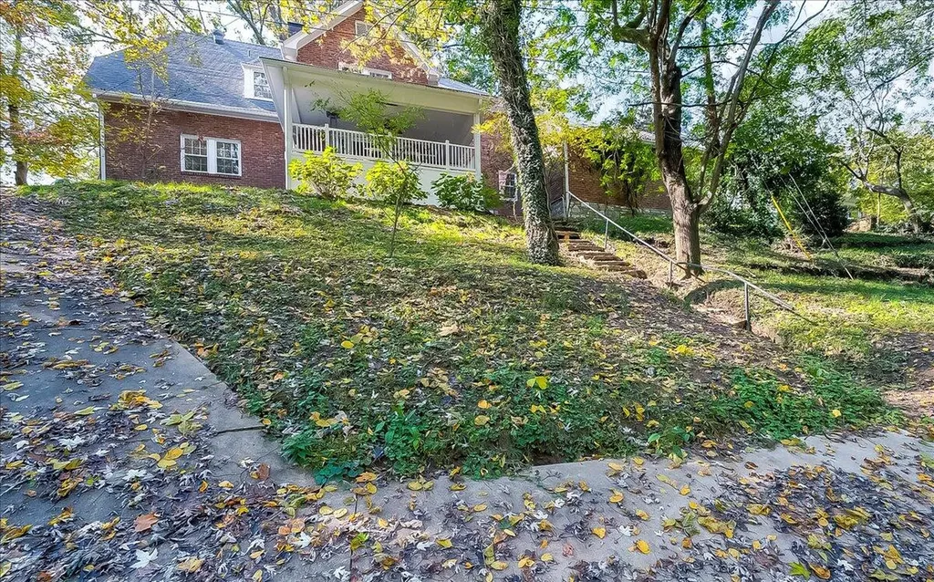 207 Paul Sawyier Drive Frankfort KY 40601