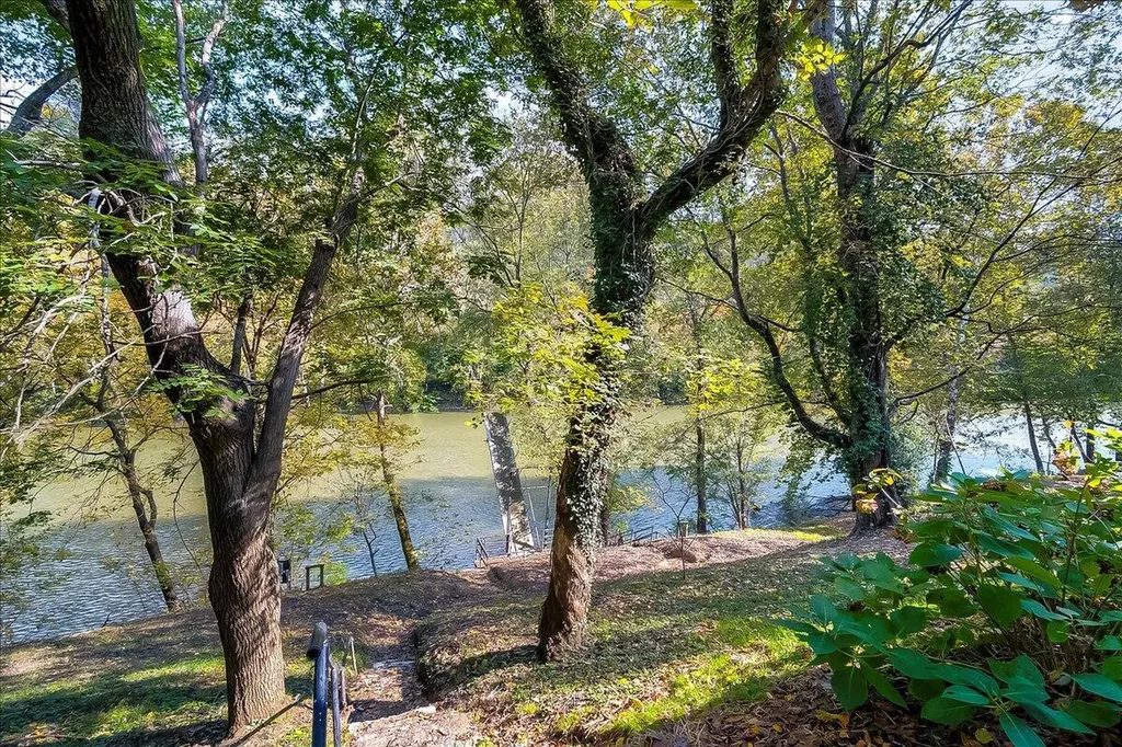 207 Paul Sawyier Drive Frankfort KY 40601