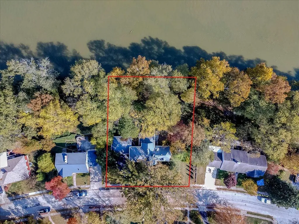 207 Paul Sawyier Drive Frankfort KY 40601