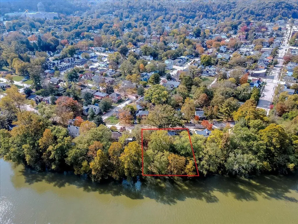 207 Paul Sawyier Drive Frankfort KY 40601