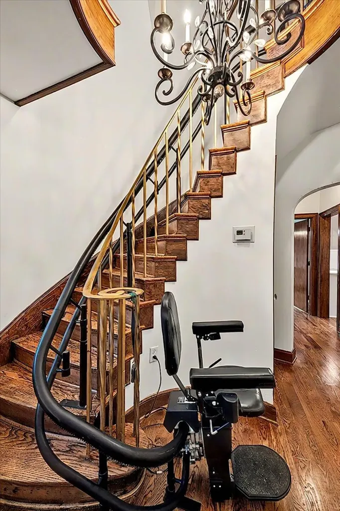 207 Paul Sawyier Drive Frankfort KY 40601