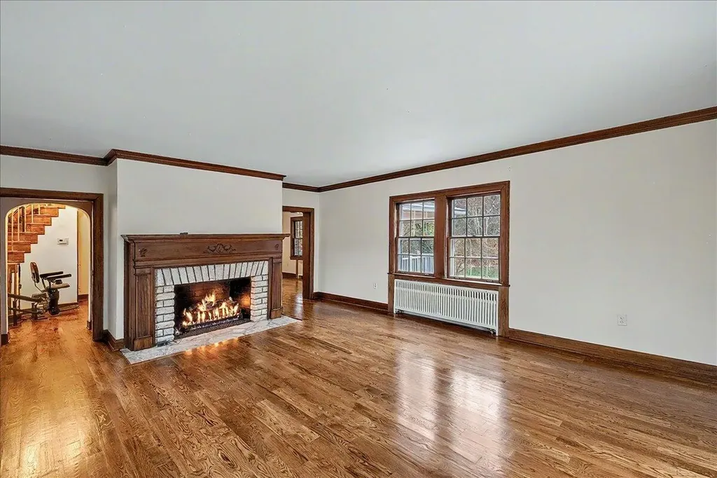 207 Paul Sawyier Drive Frankfort KY 40601