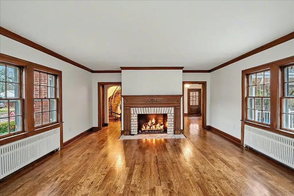 207 Paul Sawyier Drive Frankfort KY 40601