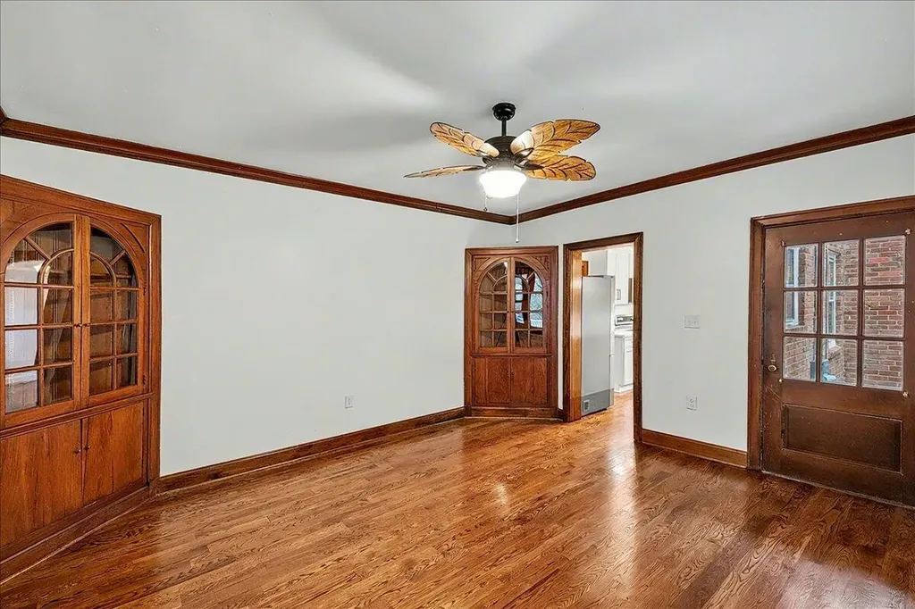 207 Paul Sawyier Drive Frankfort KY 40601