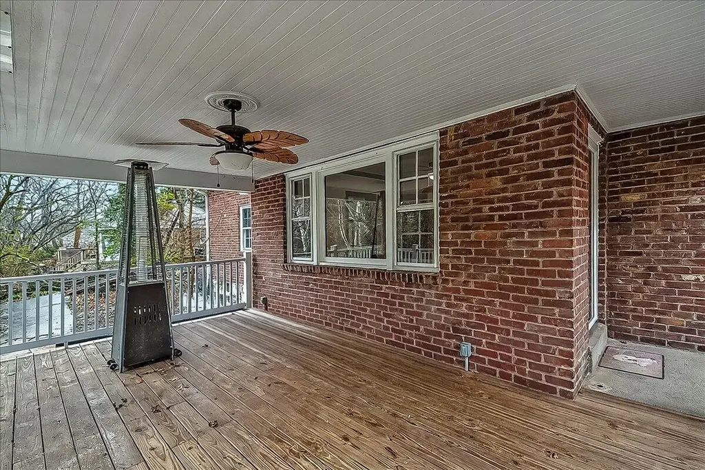 207 Paul Sawyier Drive Frankfort KY 40601