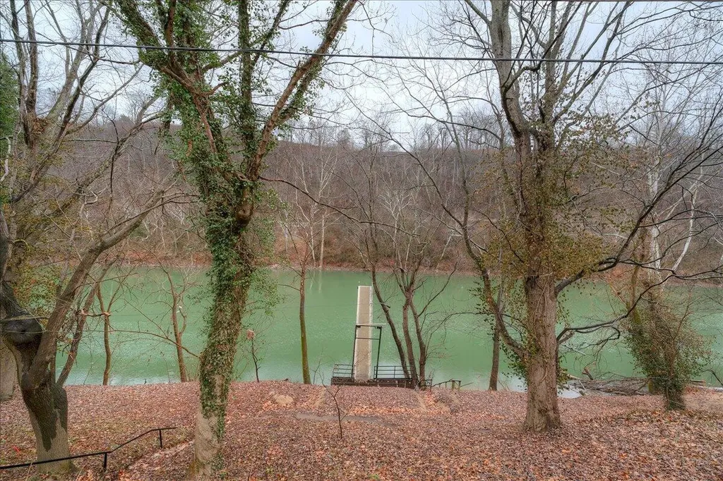 207 Paul Sawyier Drive Frankfort KY 40601