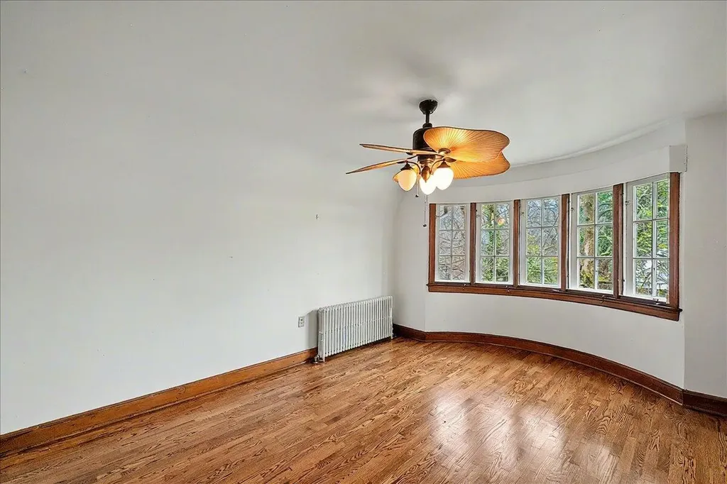 207 Paul Sawyier Drive Frankfort KY 40601
