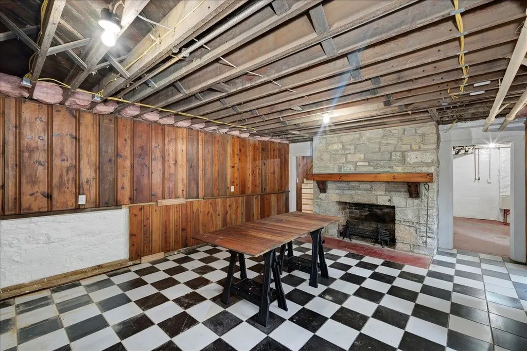 207 Paul Sawyier Drive Frankfort KY 40601