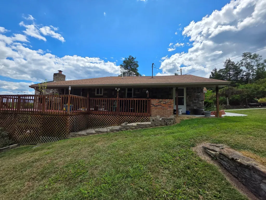 220 Leon Boulevard Williamstown KY 41097