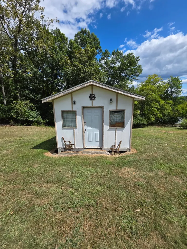 220 Leon Boulevard Williamstown KY 41097