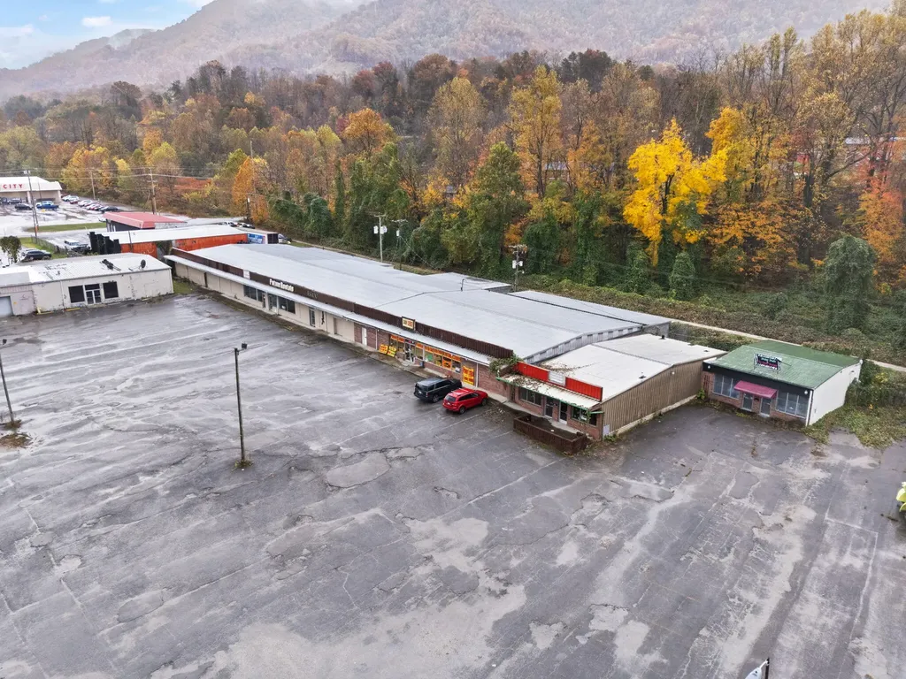 1310 E Main Street Cumberland KY 40823