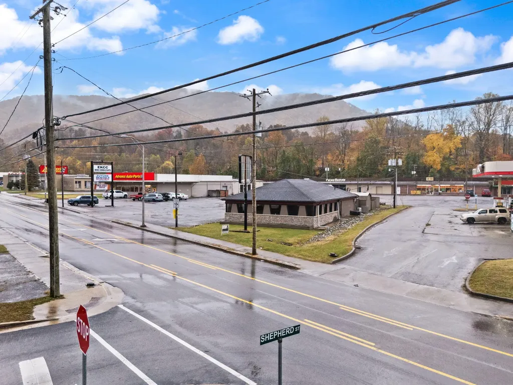 1310 E Main Street Cumberland KY 40823