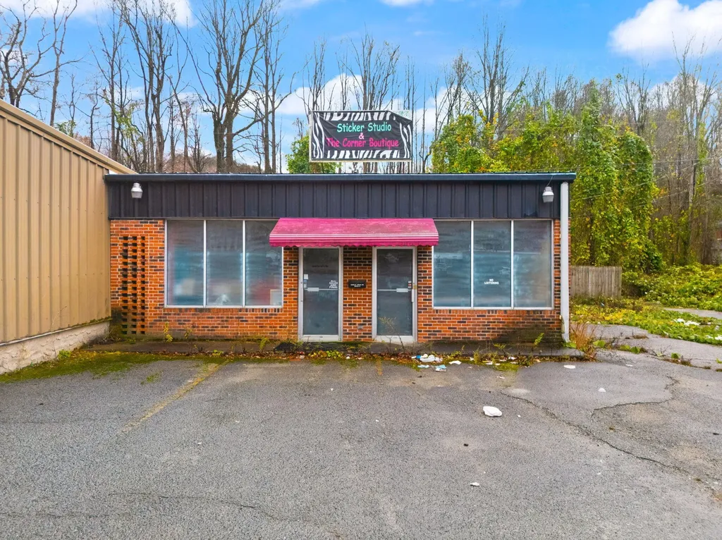 1310 E Main Street Cumberland KY 40823