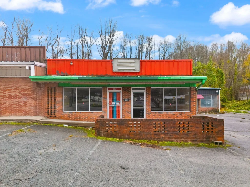 1310 E Main Street Cumberland KY 40823