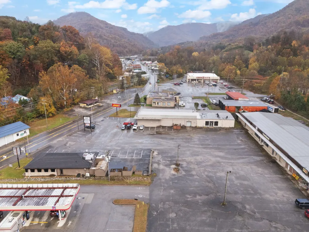 1310 E Main Street Cumberland KY 40823