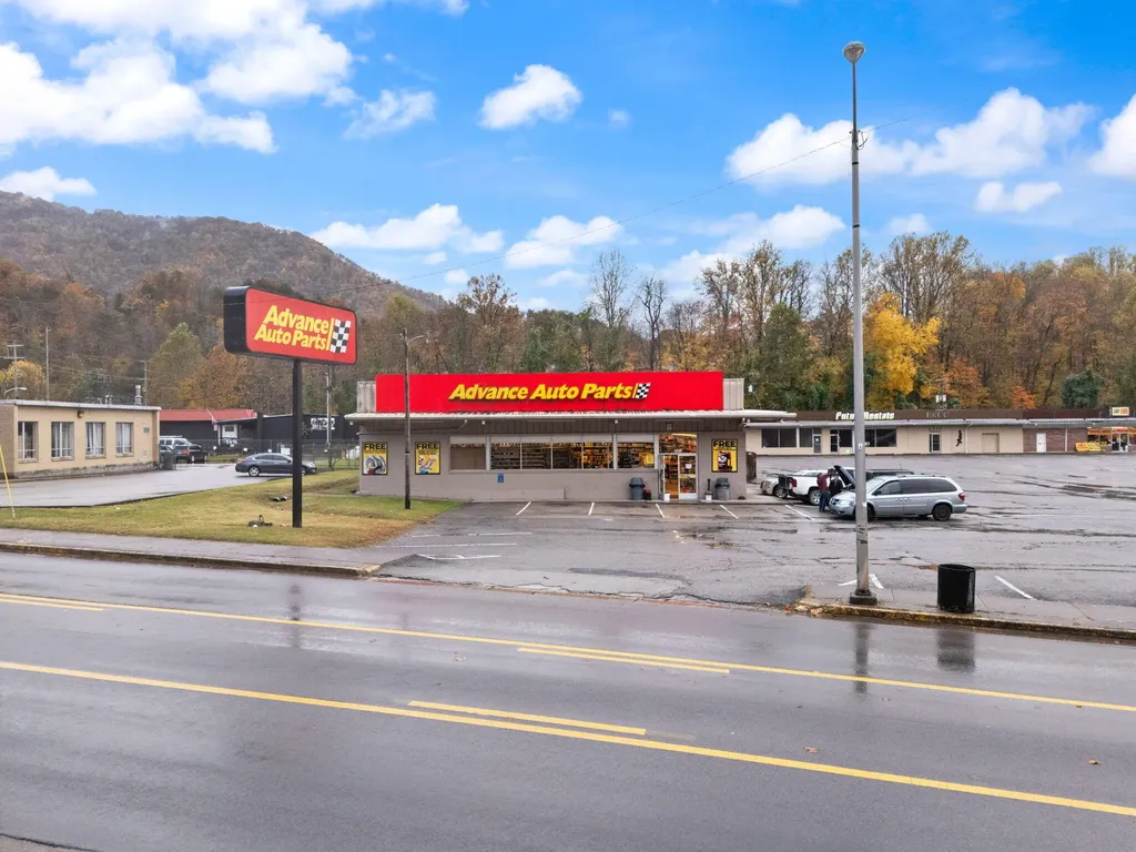 1310 E Main Street Cumberland KY 40823