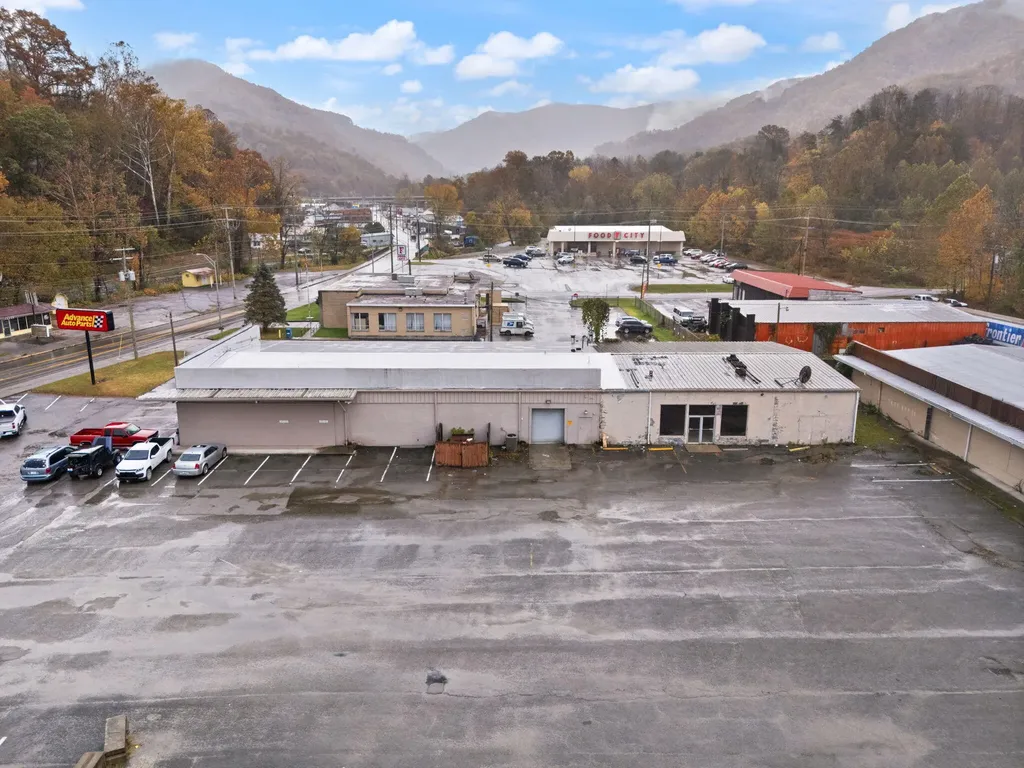 1310 E Main Street Cumberland KY 40823